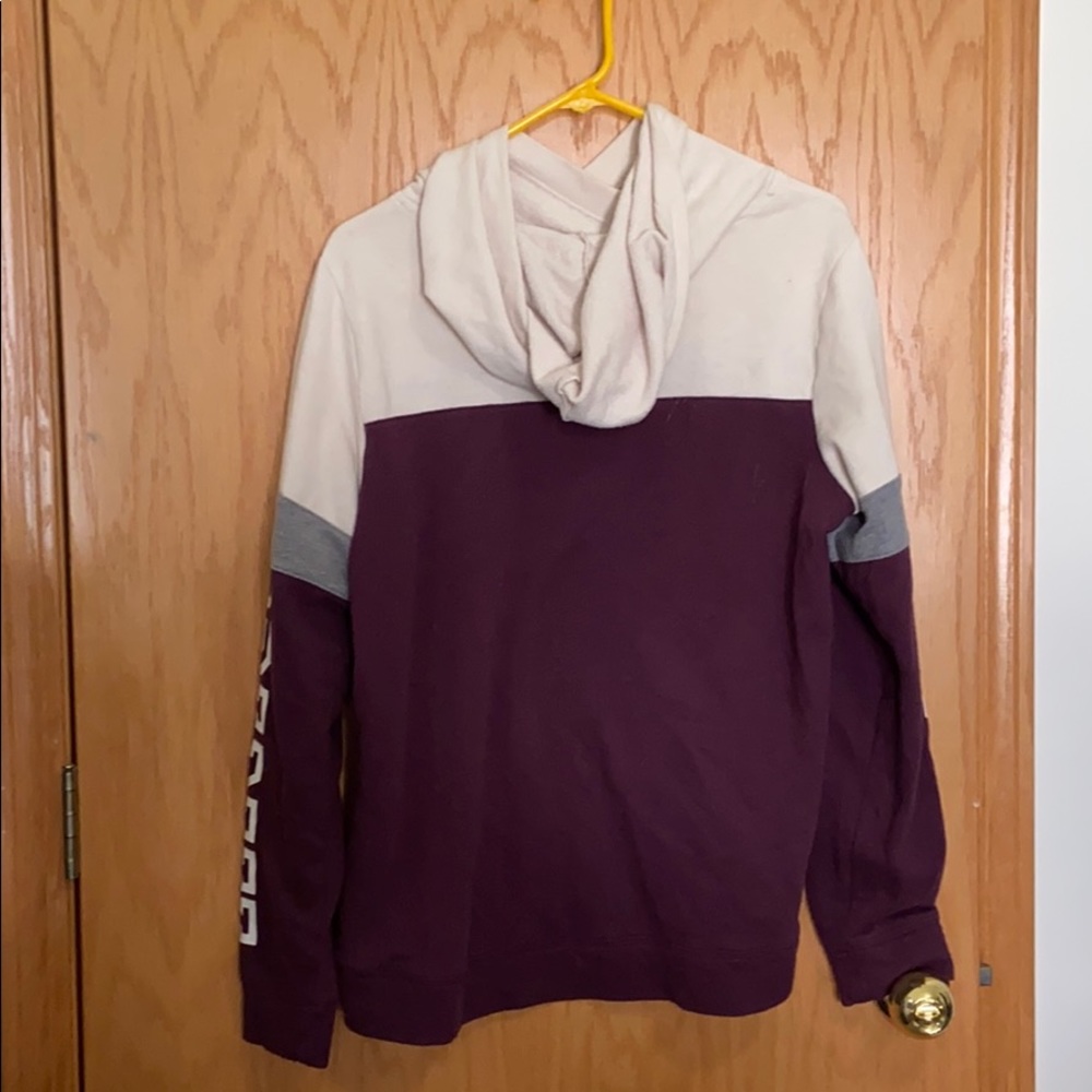 Médium maroon hoodie✨ - Picture 2 of 3